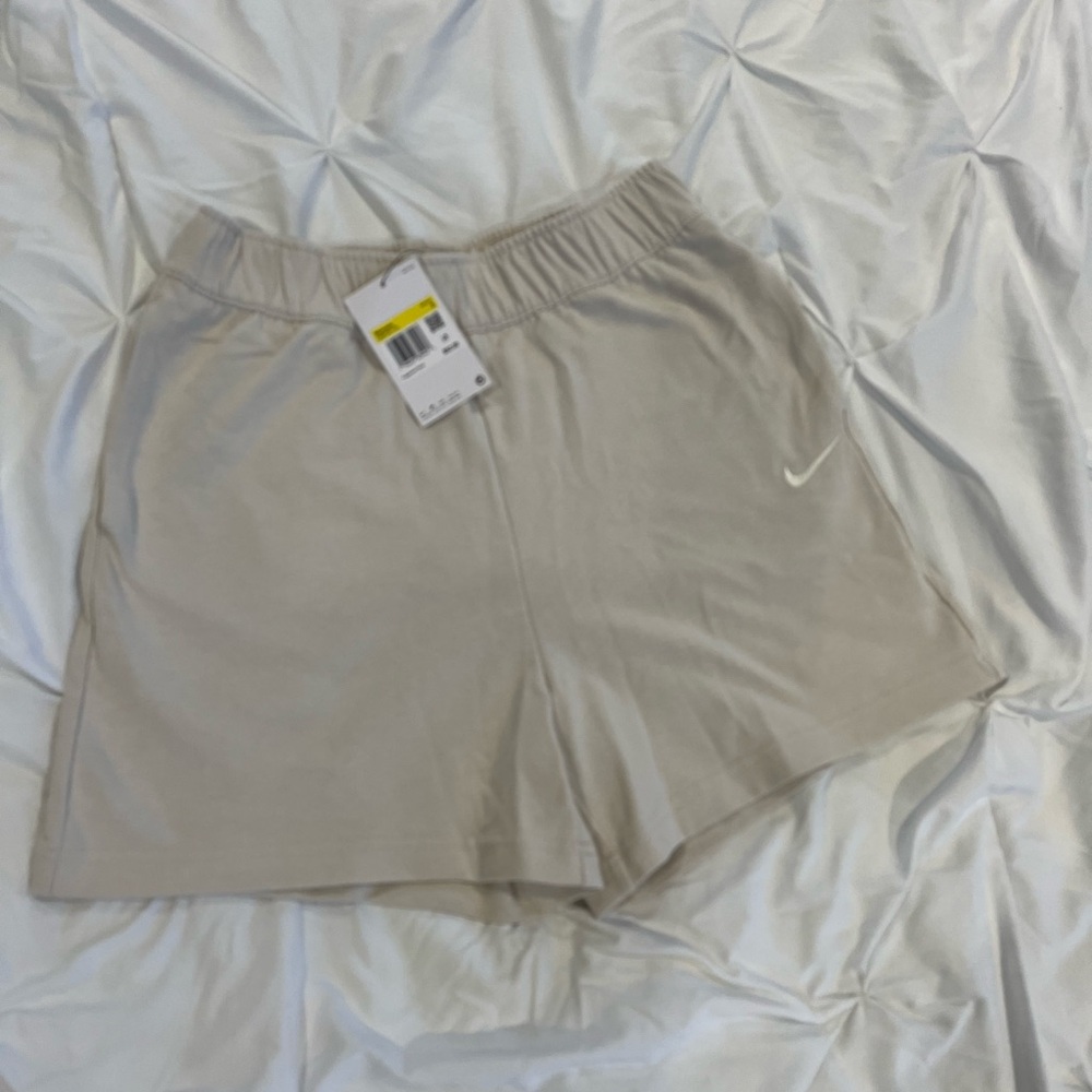 BNWT Nike Women's Beige Shorts